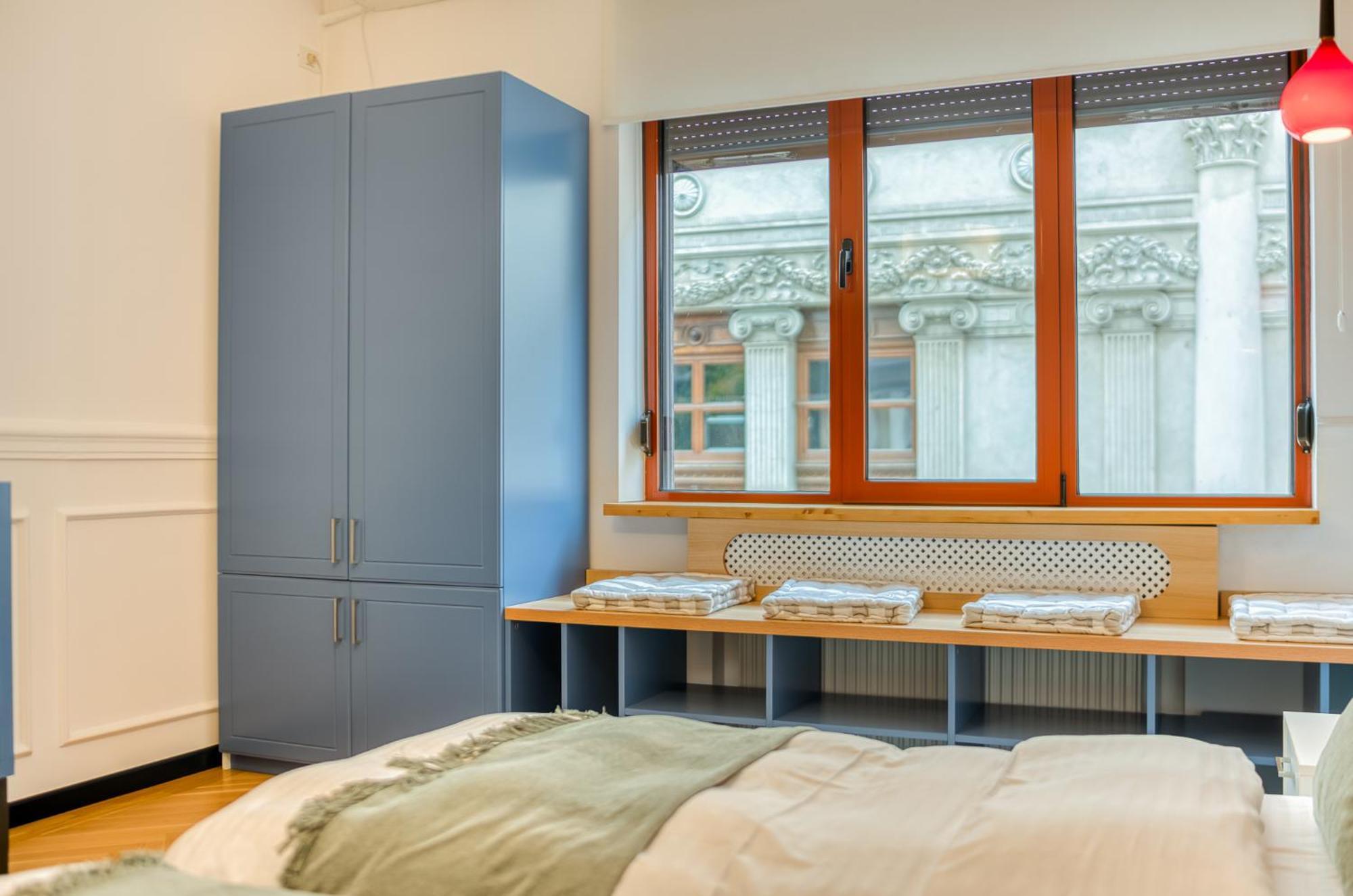 Historic Charm Meets Modern Comfort: Athenaeum 2br