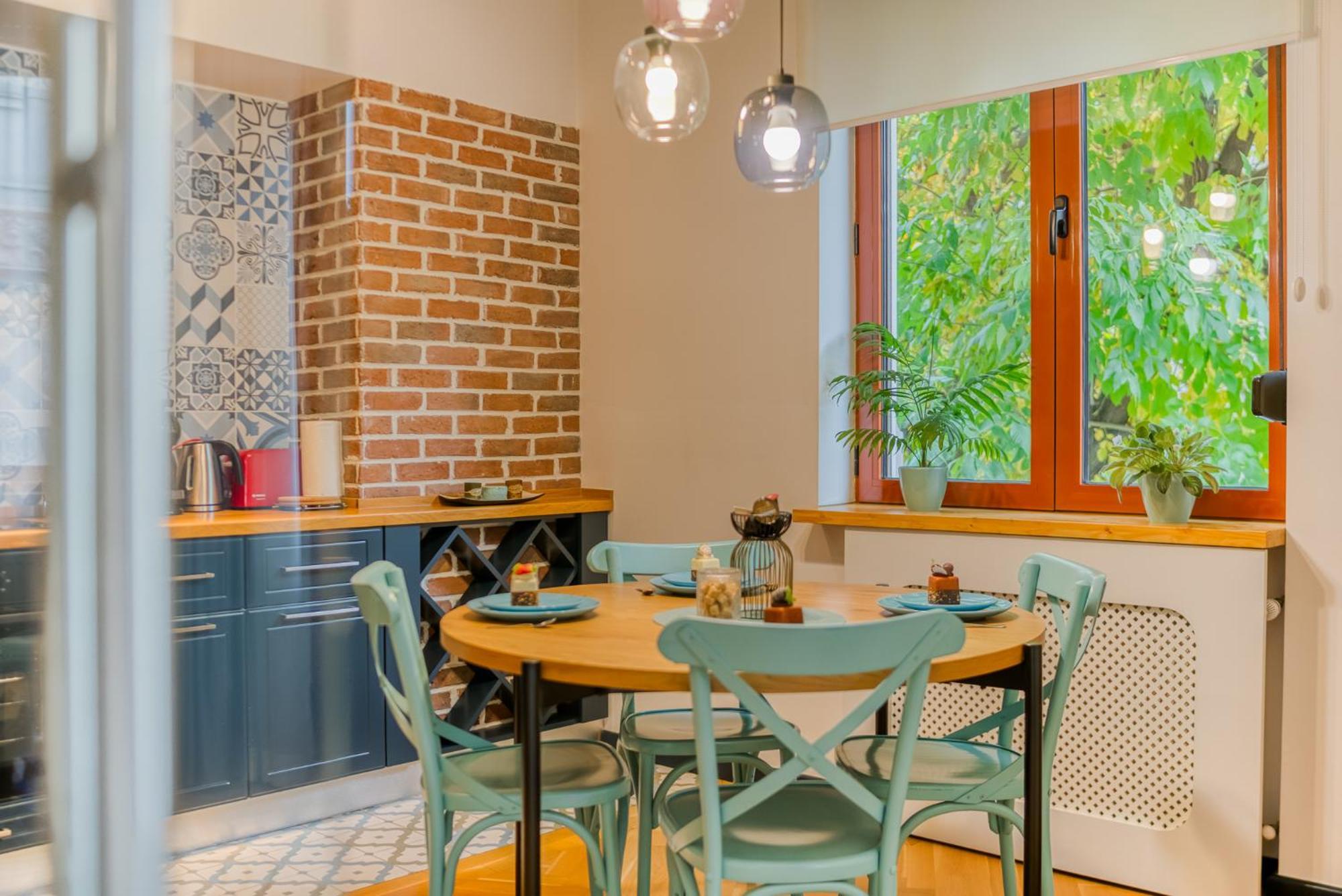 Historic Charm Meets Modern Comfort: Athenaeum 2br * Bucharest
