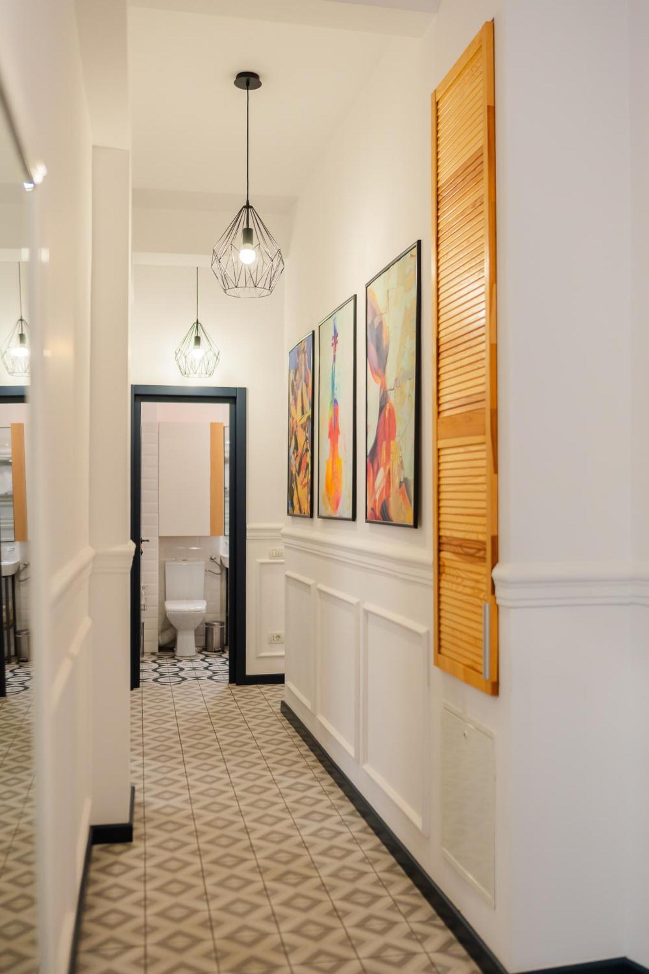 Apartment Historic Charm Meets Modern Comfort: Athenaeum 2br