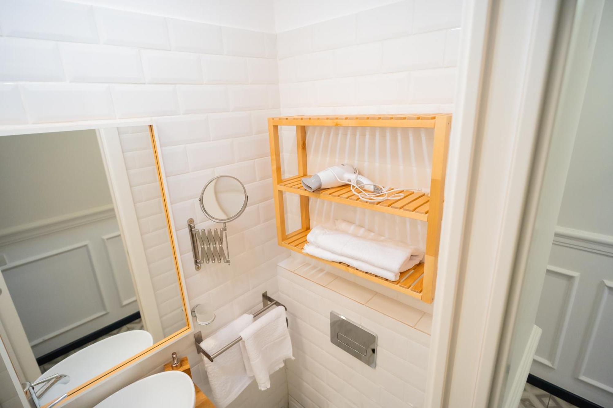 Apartment Historic Charm Meets Modern Comfort: Athenaeum 2br Bucharest
