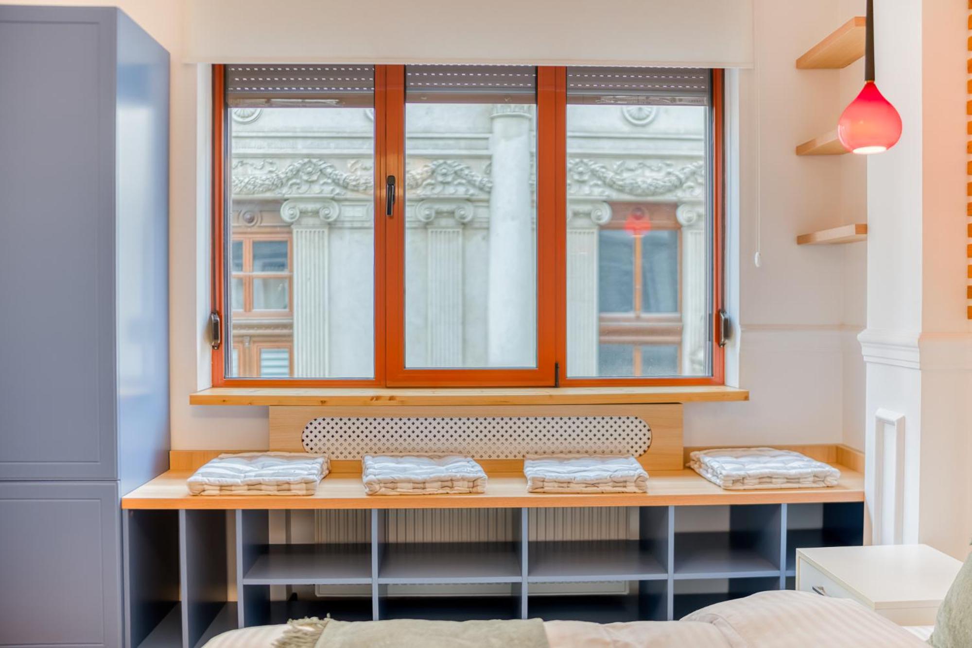 Historic Charm Meets Modern Comfort: Athenaeum 2br Bucharest